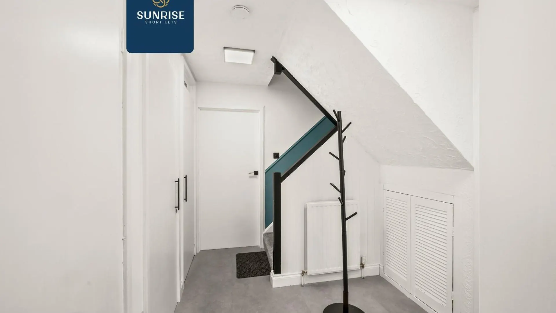 Baffin Townhouse - 3 Bedrooms With 4 Beds, Newly Refurbished, Fully Equipped, Free Parking, Amazing Views - Long Stays Available And Price Match Gaurantee By Sunrise Short Lets Dundee 0*,
