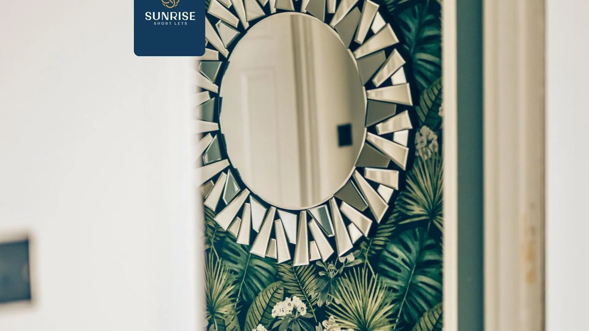 Baffin Townhouse - 3 Bedrooms With 4 Beds, Newly Refurbished, Fully Equipped, Free Parking, Amazing Views - Long Stays Available And Price Match Gaurantee By Sunrise Short Lets Dundee Holiday home